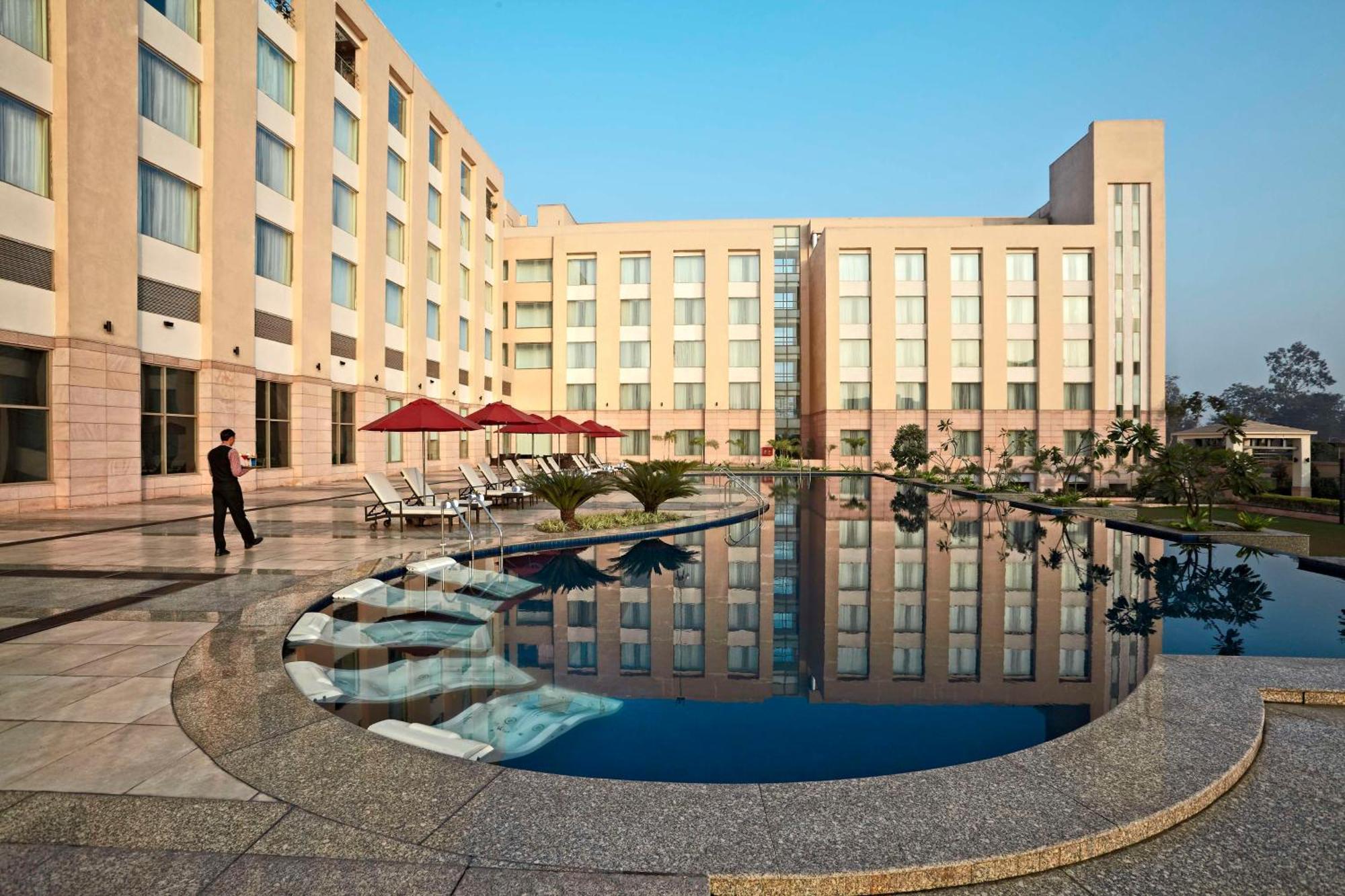 Radisson Blu Hotel Rudrapur Extérieur photo