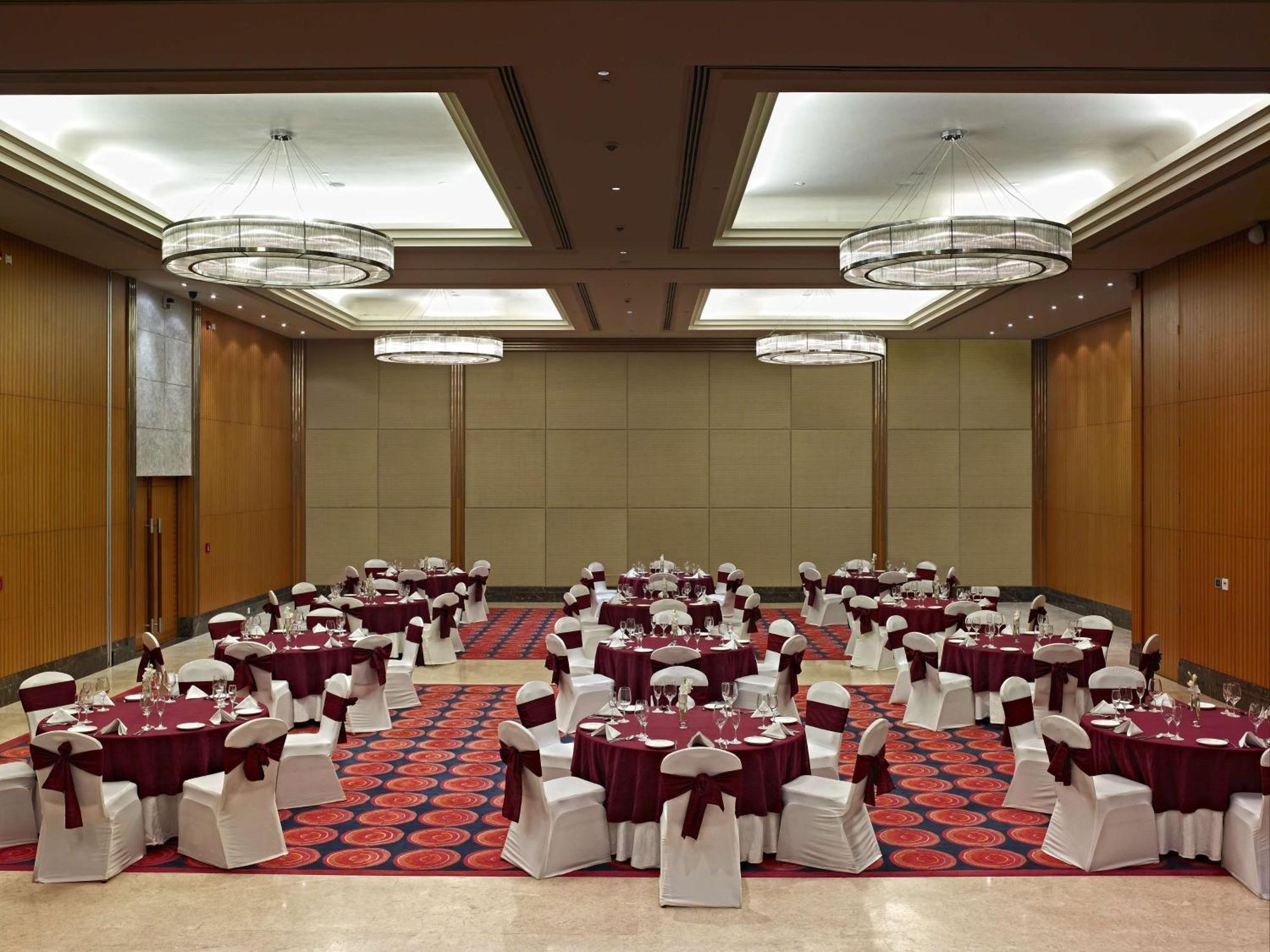 Radisson Blu Hotel Rudrapur Extérieur photo