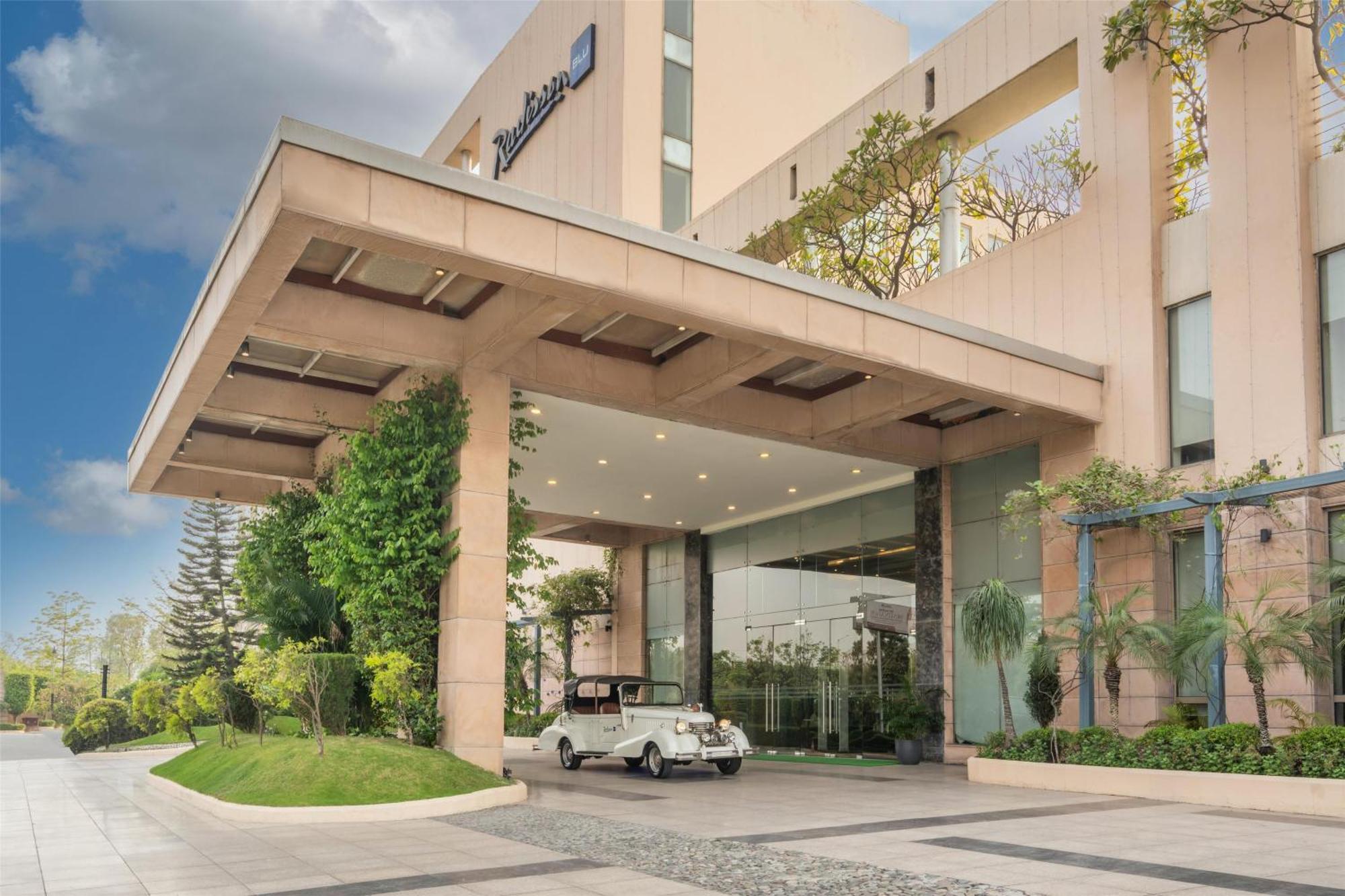 Radisson Blu Hotel Rudrapur Extérieur photo